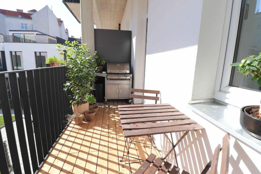 Smart Apt Mit Balkon Am Augarten Park Naehe Zentrum Вена Экстерьер фото